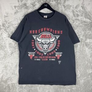 Vintage Chicago Bulls 3 Peat Championship Graphic T‎ Shirt NBA Mens XL 90s USA